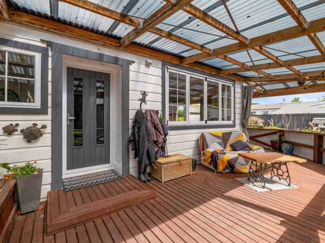 18 Pembroke Road, Stratford