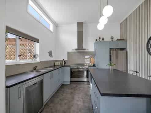 18 Pembroke Road, Stratford