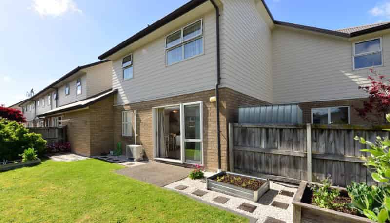 69 Chiefs Court, Hamilton East