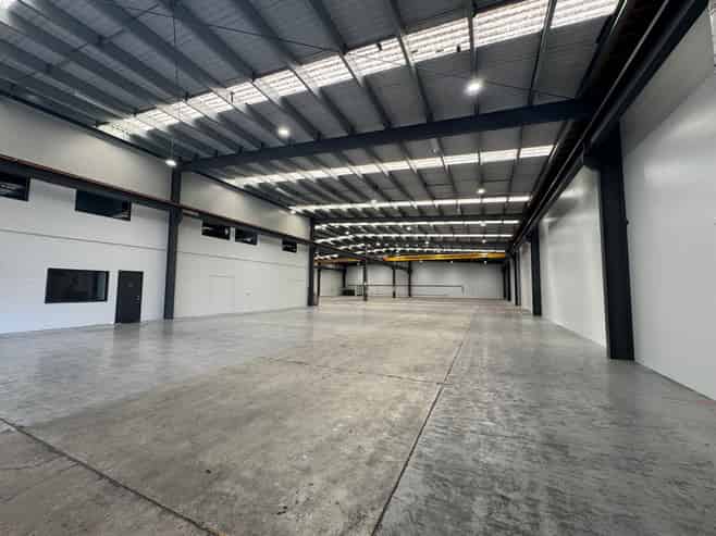 2,208M² STANDALONE OFFICE/WAREHOUSE
