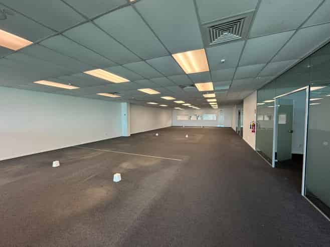 2,208M² STANDALONE OFFICE/WAREHOUSE
