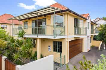 24 Parkwood Crescent, Gulf Harbour