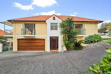 24 Parkwood Crescent, Gulf Harbour