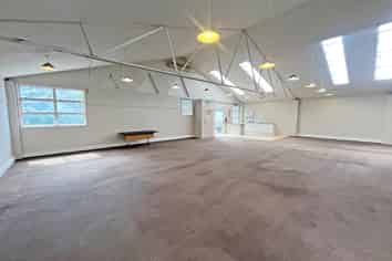 PROMINENT PENROSE POSITIONING
