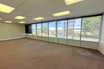 PROMINENT PENROSE POSITIONING
