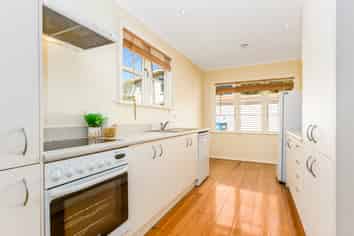 7 Delhi Crescent, Khandallah