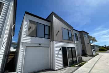 2/59 Howe Street, Howick