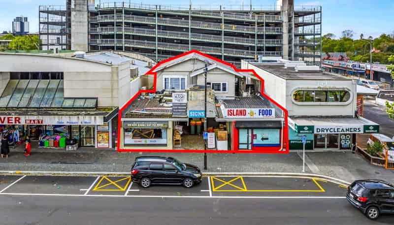 351 Great North Road, Henderson