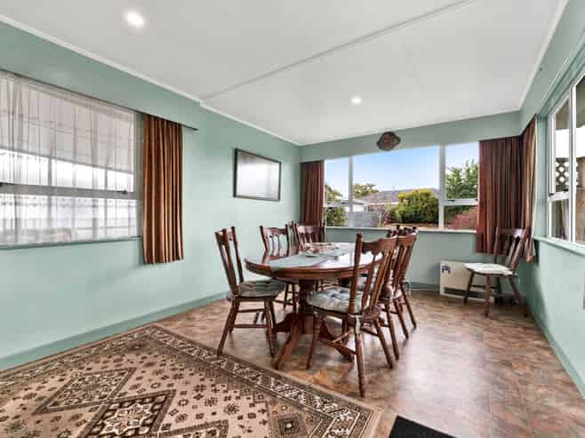 6 Regan Street, Stratford