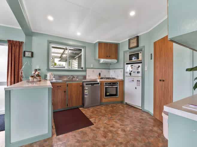 6 Regan Street, Stratford