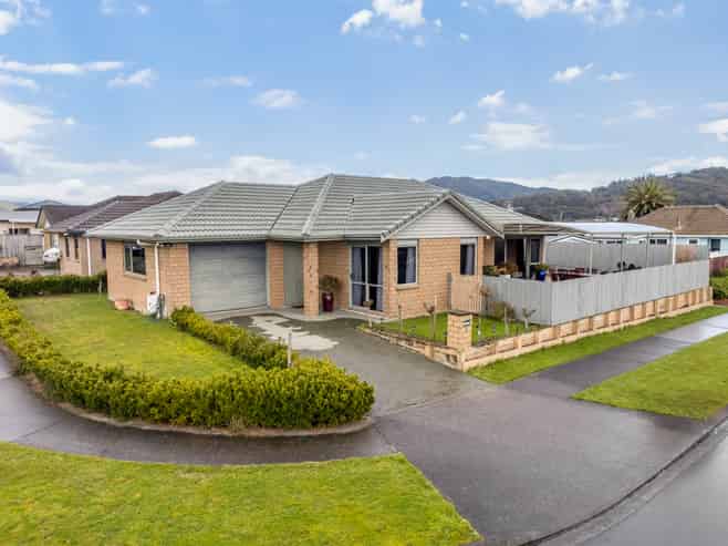 2 Fraser Colman Grove, Wainuiomata