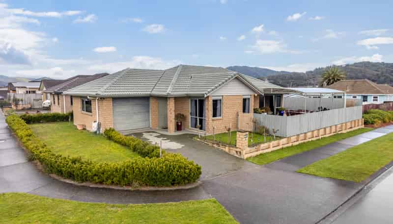 2 Fraser Colman Grove, Wainuiomata