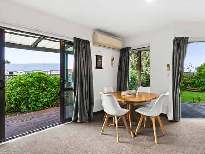 2/16 Alan Styles Place, Greenmeadows