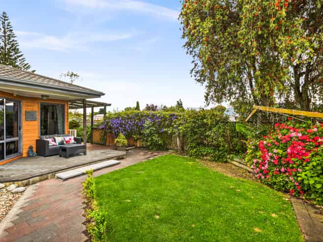 2/16 Alan Styles Place, Greenmeadows