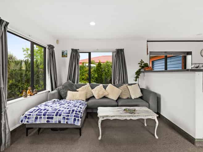 2/16 Alan Styles Place, Greenmeadows