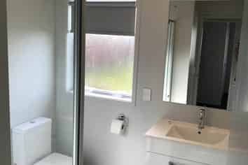 4A Kemp Road, Massey