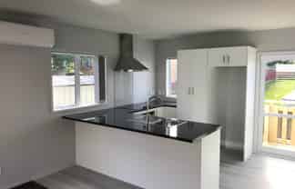 4A Kemp Road, Massey