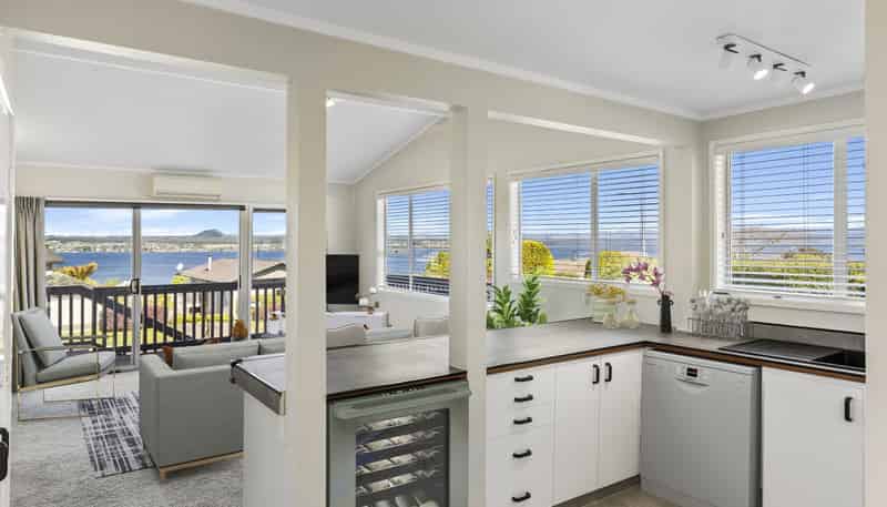 2/12 Isobel Street, Acacia Bay