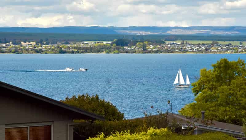 2/12 Isobel Street, Acacia Bay