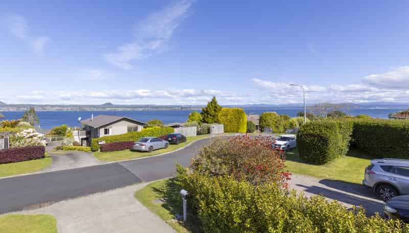 2/12 Isobel Street, Acacia Bay