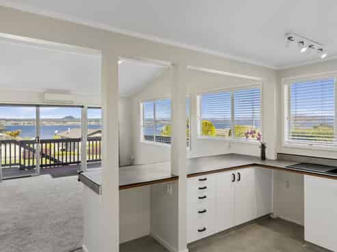 2/12 Isobel Street, Acacia Bay