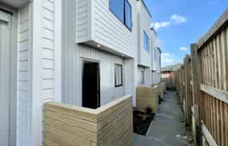 3/9 Flanshaw Road, Te Atatu South