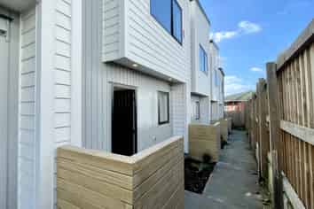 3/9 Flanshaw Road, Te Atatu South