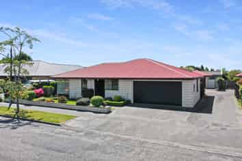 8 Reighton Drive, Allenton