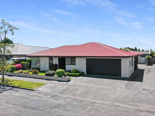 8 Reighton Drive, Allenton