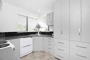 8 Reighton Drive, Allenton