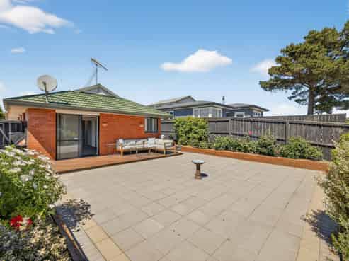 1/65 Effingham Street, North New Brighton