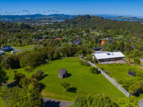 353 Bellville Drive, Coromandel
