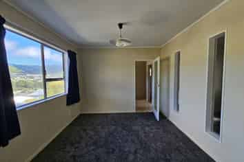 84 Taylor Terrace, Tawa