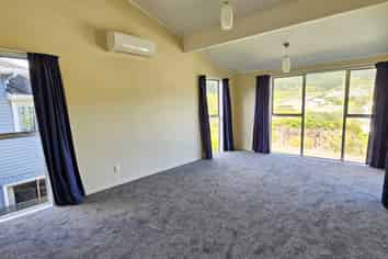 84 Taylor Terrace, Tawa