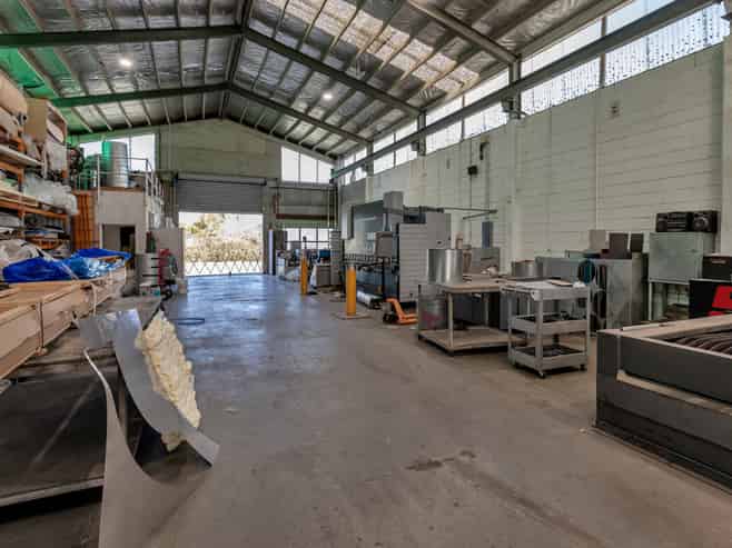 High-Stud Industrial Opportunity with Upside 