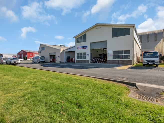 High-Stud Industrial Opportunity with Upside 