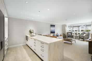 30 Ambassador Glade, Orewa