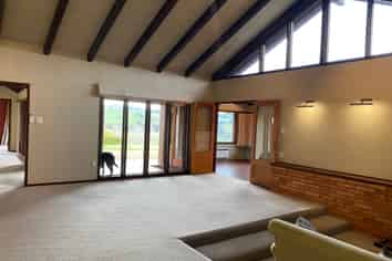 55 Moore Road, WINTON