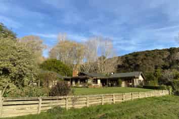 55 Moore Road, WINTON