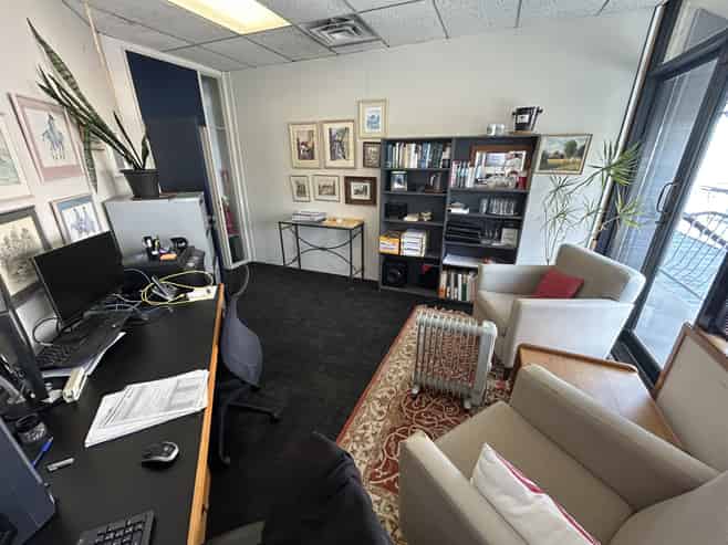 Compact and comfortable CBD office tenancy