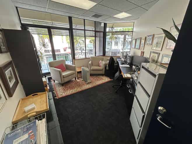 Compact and comfortable CBD office tenancy