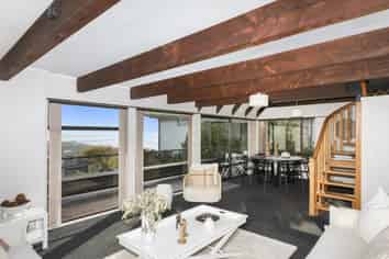 17 Moncks Spur Road, Redcliffs