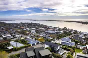 17 Moncks Spur Road, Redcliffs