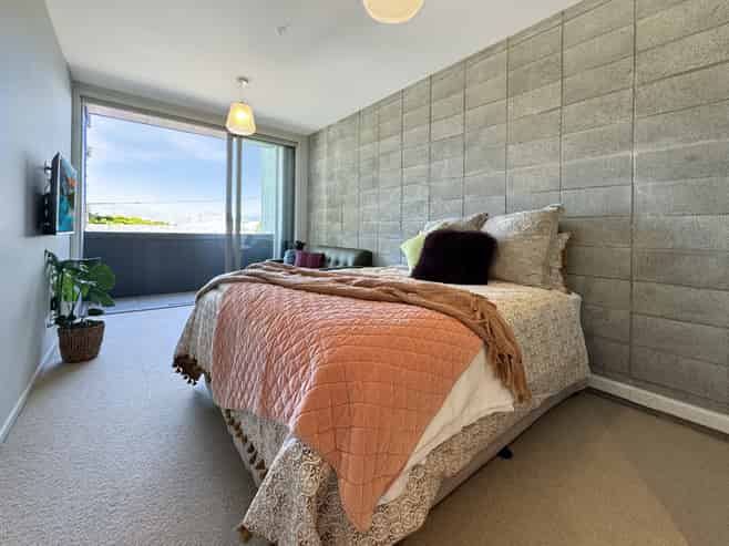 201A/2  Campbell Terrace, Petone