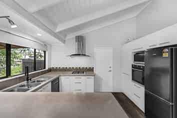 54B Halsey Road, Manurewa