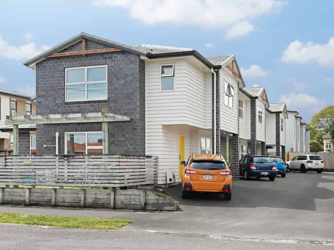 5/16C Hogan Street, Hillcrest