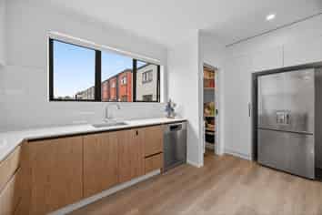 4/271 Ormiston Road, Flat Bush