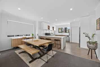 4/271 Ormiston Road, Flat Bush