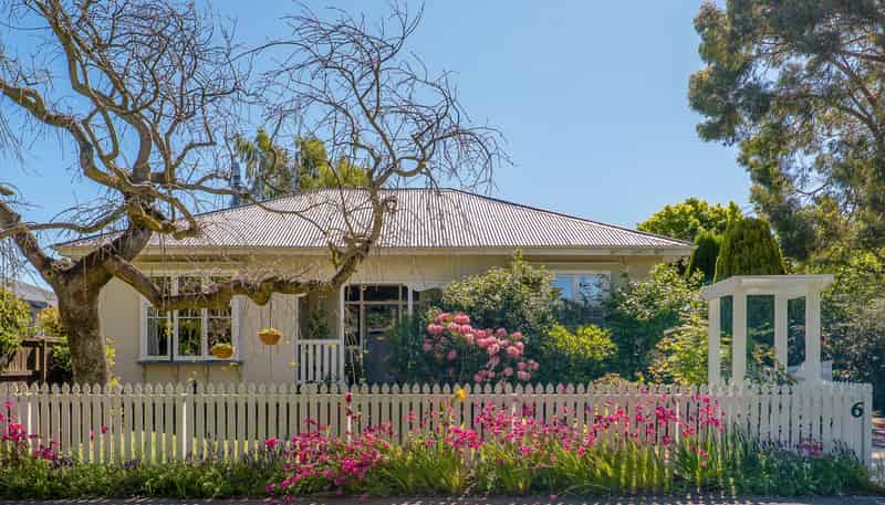 6 Clinton Street, Darfield