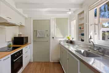 6 Clinton Street, Darfield